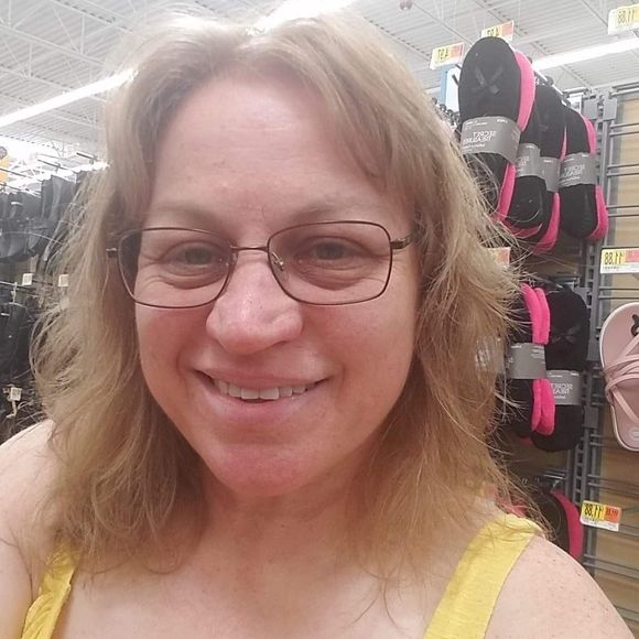 Meet your Posher, Cari - Picture 1 of 1